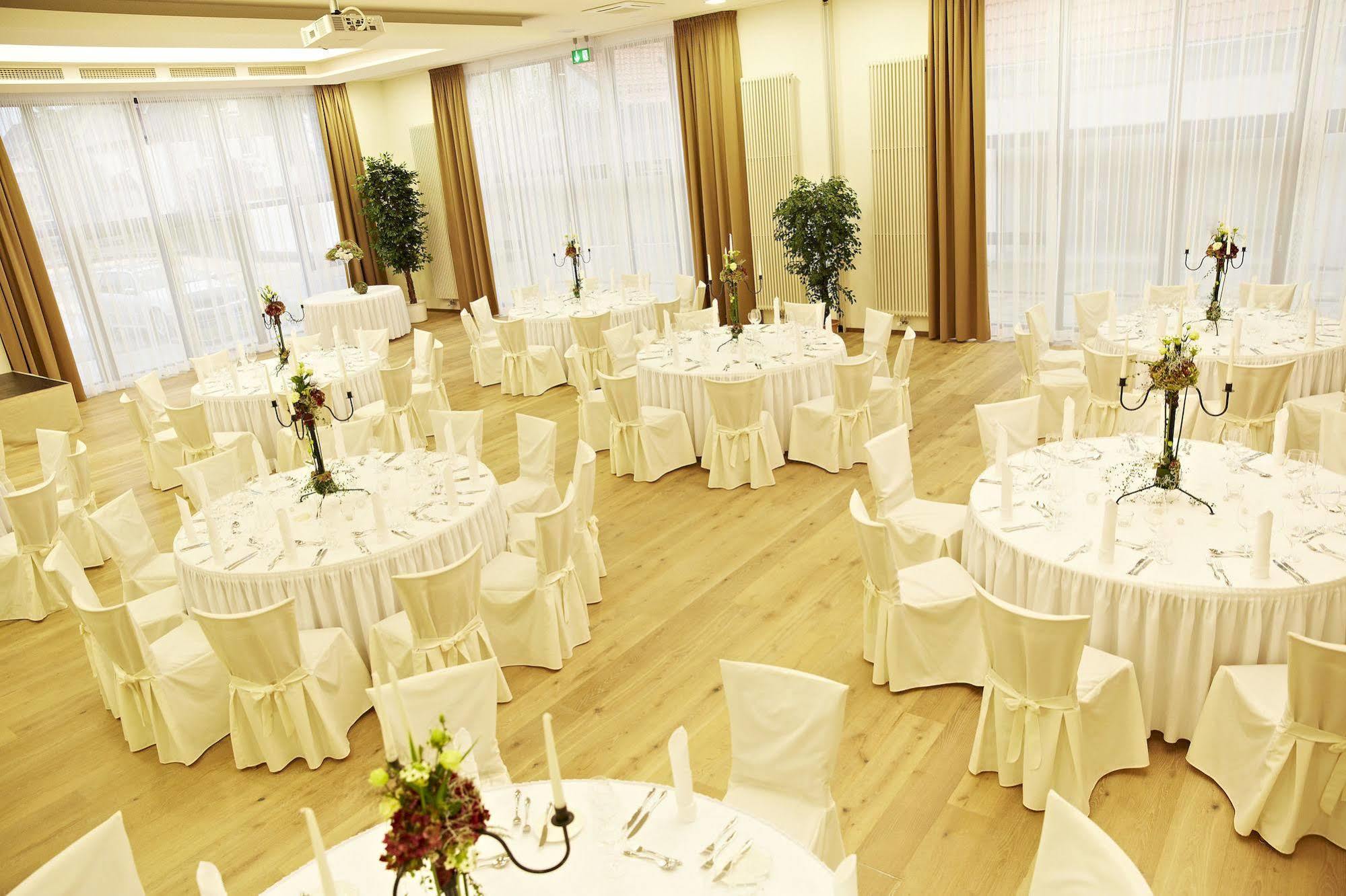 Landhotel Sonne Neuendettelsau المظهر الخارجي الصورة