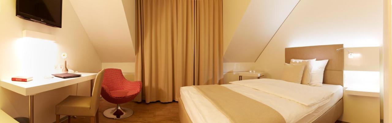 Landhotel Sonne Neuendettelsau المظهر الخارجي الصورة